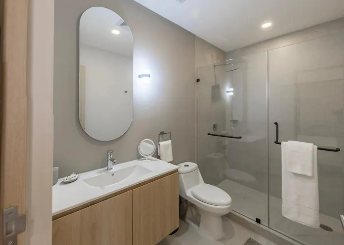 Apartment Upscale 2br 2ba, Ac, Balcony, Gym, Pool & Skydeck Mexiko-Stadt