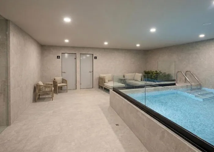 Apartment Upscale 2br 2ba, Ac, Balcony, Gym, Pool & Skydeck Mexiko-Stadt